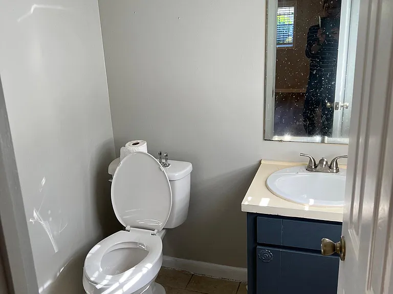 927 Chinchona Dr — Photo 9