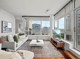 834 Johnson St #1401, Victoria, BC