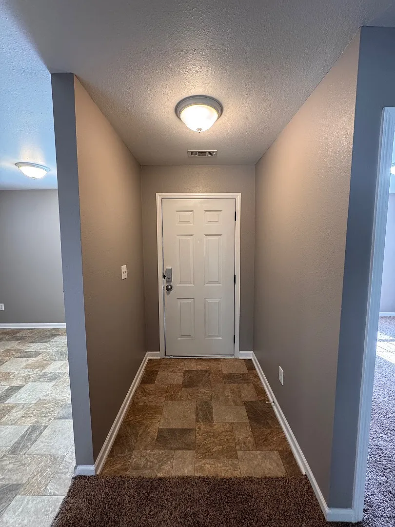 5828 Victory Ave — Photo 1