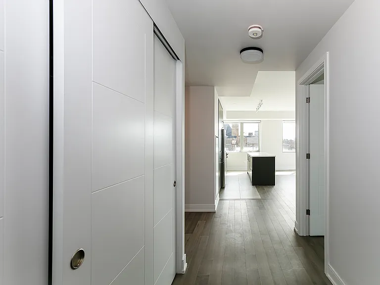 664 Spadina Ave — Photo 22
