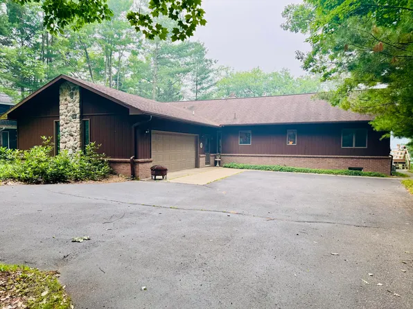 1054 E Heart Lake Dr, Gaylord, MI 49735