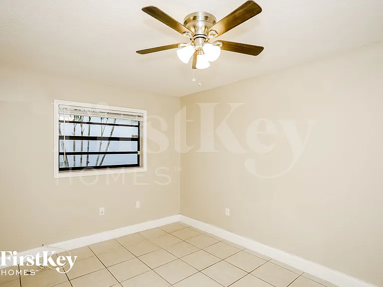 11310 NW 38th Pl — Photo 11