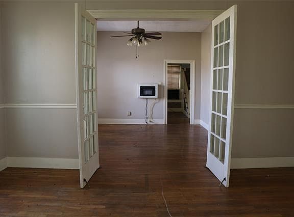 3rd image of 725 S Walnut St