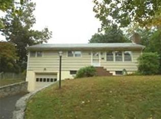 35 Chevy Chase Rd, Worcester, MA 01606