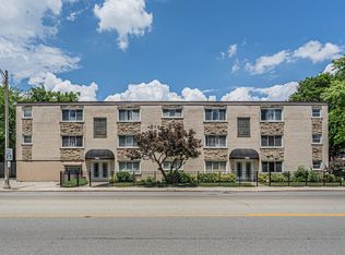 7952 Madison St APT 2E, River Forest, IL 60305
