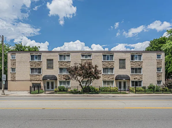 7952 Madison St APT 2E, River Forest, IL 60305