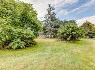 6812 Marvin St, Taylor, MI 48180
