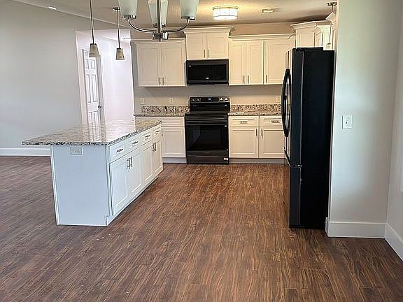 3rd image of 436 County Road 306