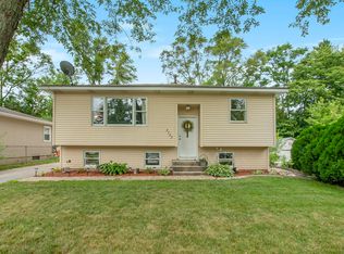 3733 Grape Ave NE, Grand Rapids, MI 49525