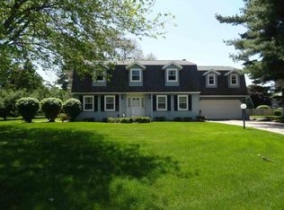 52521 Farmingdale Dr, Granger, IN 46530