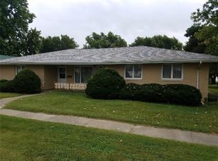 116 S Oak St, Assumption, IL 62510