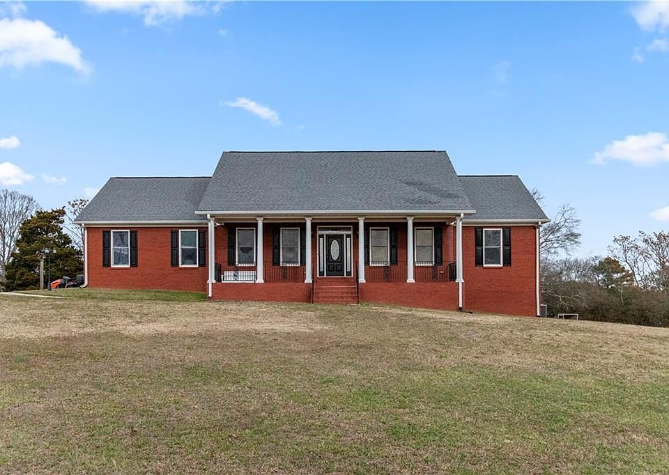 1st image of 2984 Berry Rd