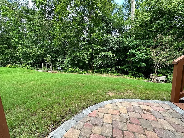 404 Hawks Creek Pkwy — Photo 32