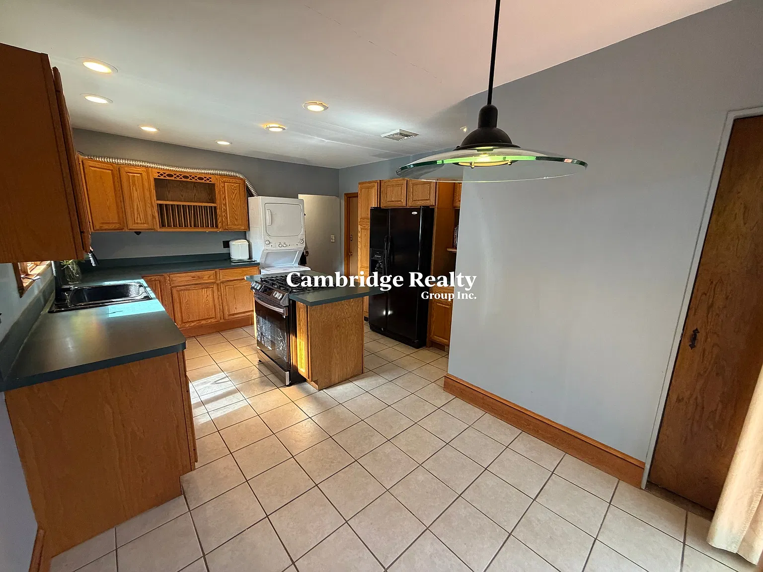 3 bed, 2.0 bath, 1500 sqft, $3,300 — Photo 1