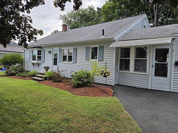 3rd image of 14 Ridgewood Cir