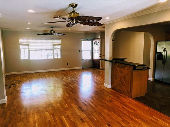 4th image of 456 Crescent Dr