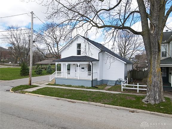 3rd image of 402 E Court St