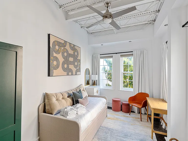 182 E Bay St #202 — Photo 14