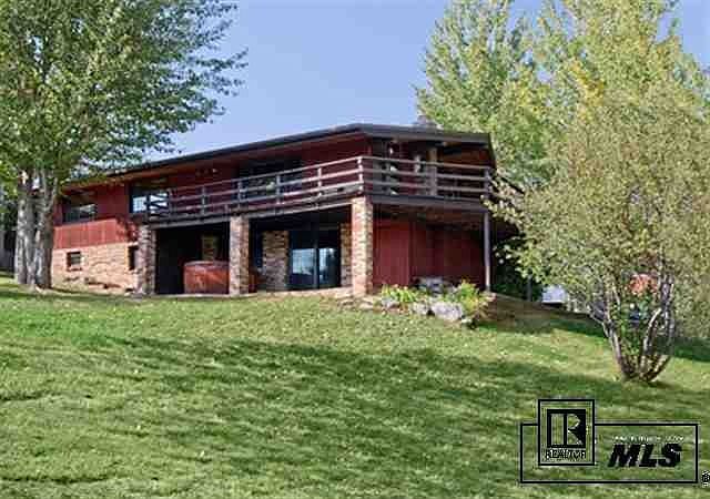 1st image of 1061 Village Ln