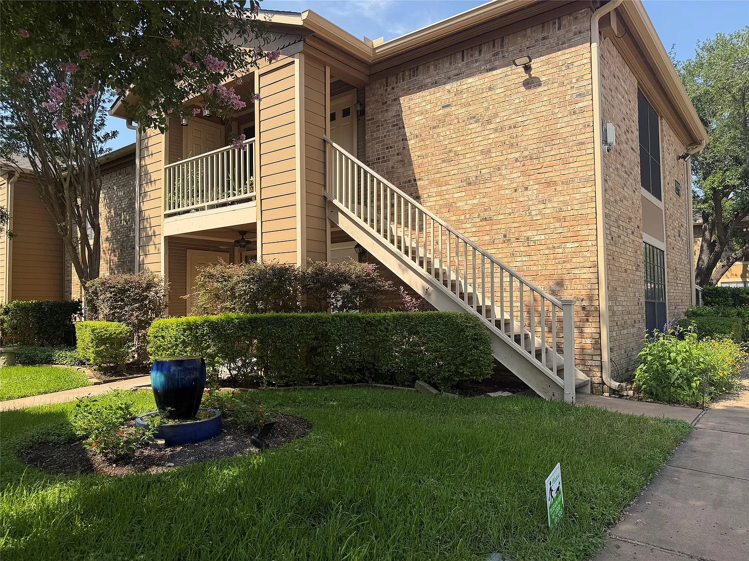 2 bed, 2.0 bath, 1040 sqft, $2,100 — Photo 4