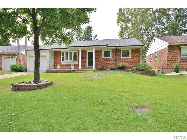 3908 Louis St photo 1