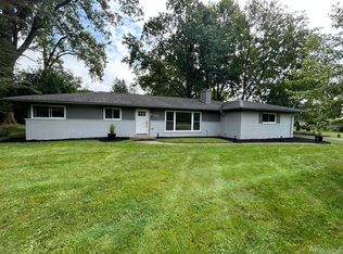 28212 Greencastle Rd, Farmington Hills, MI 48334