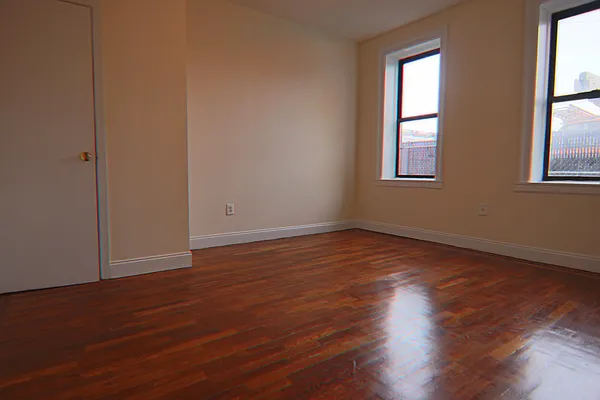 Rented by PMG Real Estate  | media 10