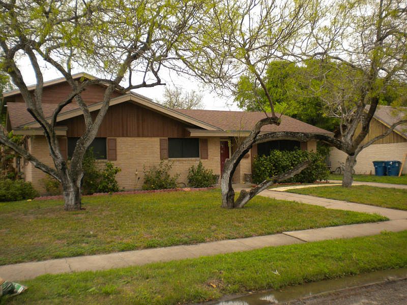 1st image of 105 Chase Dr