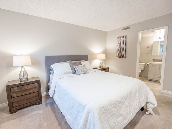 5th image of 16225 NE 12th Ct APT F79
