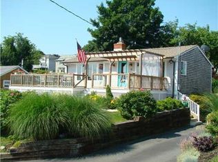 54 William St, Portsmouth, RI 02871