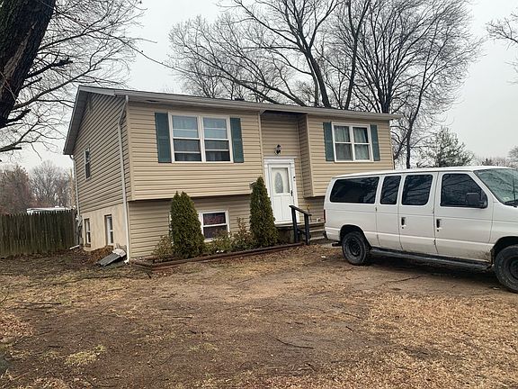 3rd image of 820 Marley Ave