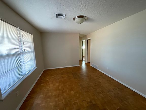 5th image of 3709 Vickie Dr