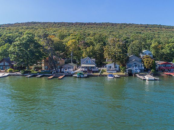 3rd image of 144 Lake Shore Rd