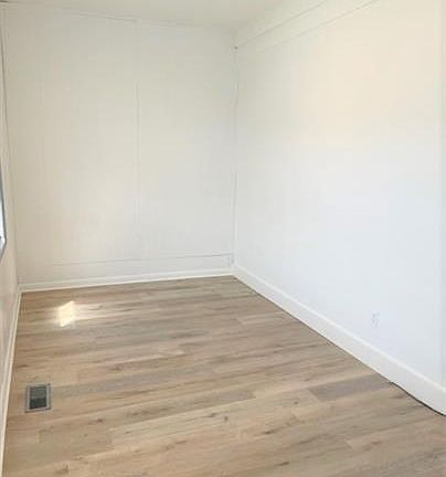 4th image of 327 Howard Ave