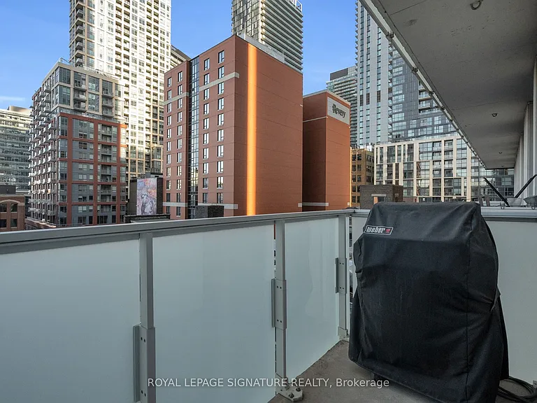 11 Charlotte St #606 — Photo 22