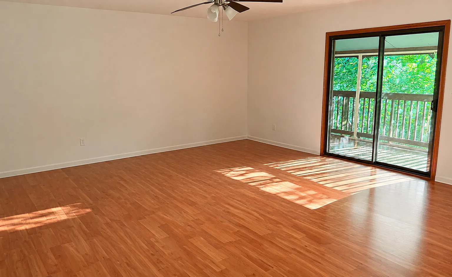 2 bed, 1270 sqft, $2,400 — Photo 1