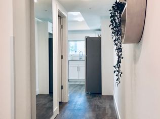 366 E 3rd St, North Vancouver, BC