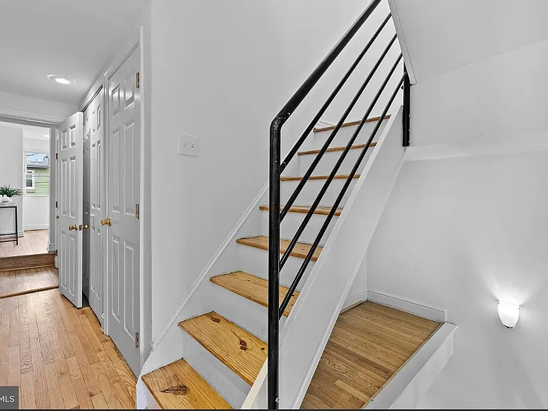 1711 William St — Photo 9