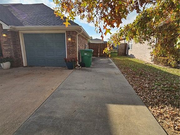 2nd image of 1111 Lariat Dr