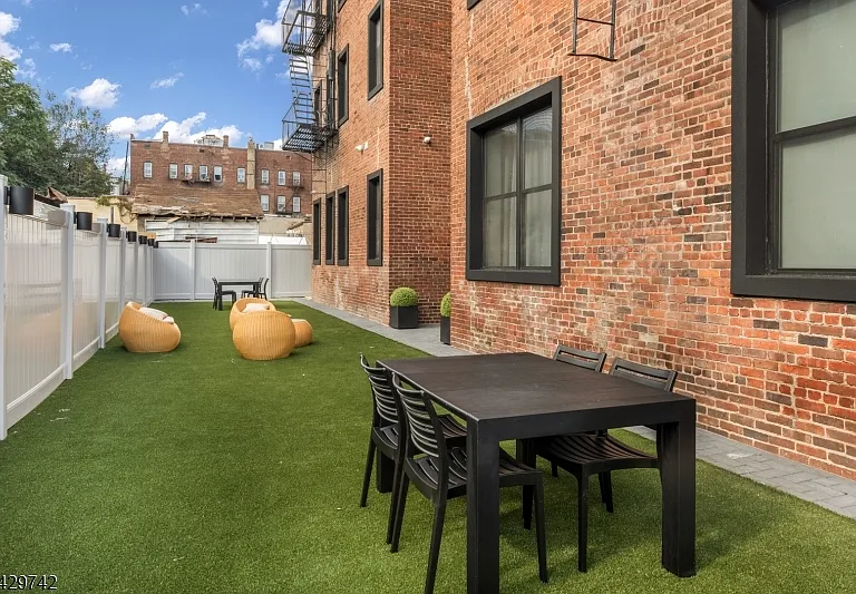 189 Dayton Ave #101 — Photo 19