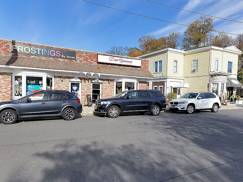 1st image of 161 Lincoln Ave