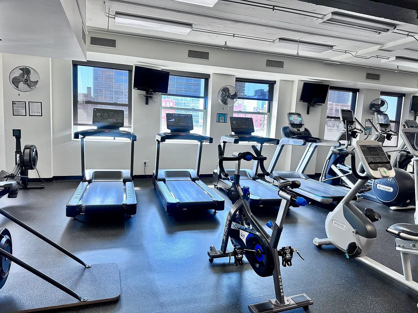 1 bed, 1198 sqft, $2,400 — Photo 4
