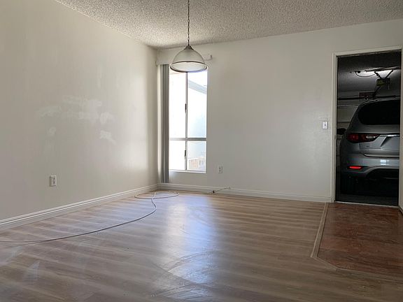 3rd image of 517 E D St
