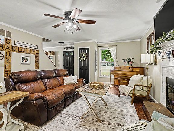 4th image of 1802 Cross Creek Dr