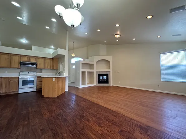 5325 W Scenic Ridge Cir, Salt Lake City, UT 84118