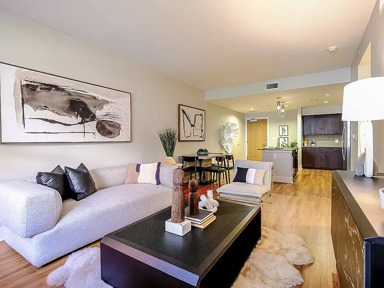 1302 E Riverside Dr #C203 — Photo 3