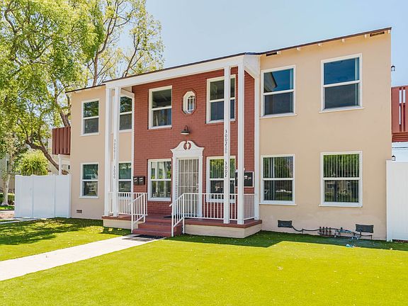 3rd image of 3002 W Victory Blvd #200