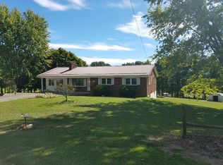 69 Grouse Hollow Ln, Galax, VA 24333
