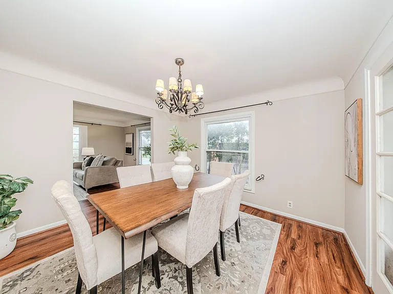 539 S Sheldon Rd — Photo 17