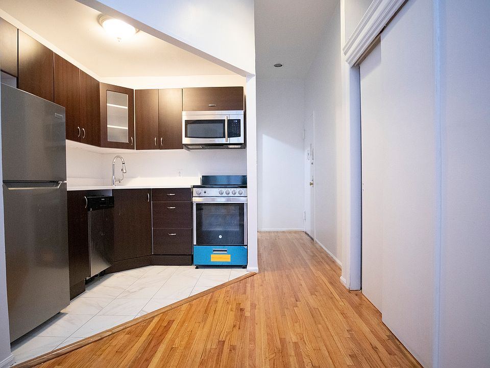 1st image of 220 W 14th St #4A